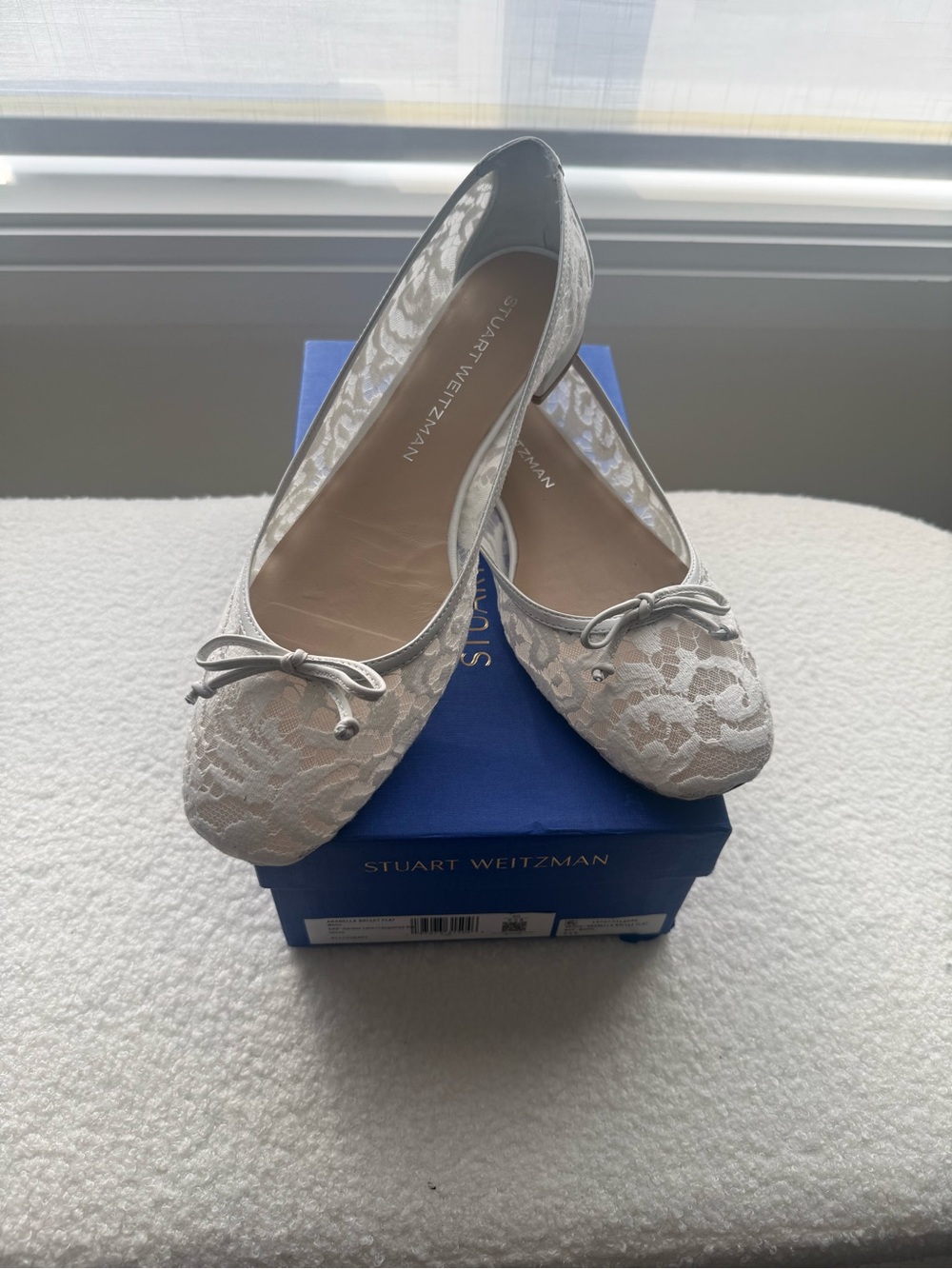 PRISTINE Stuart Weitzman Arabella White Lace Ballet Flats - Size 9.5